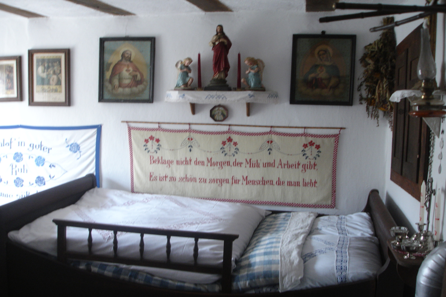 File:Altes Schlafzimmer File:Altes Schlafzimmer